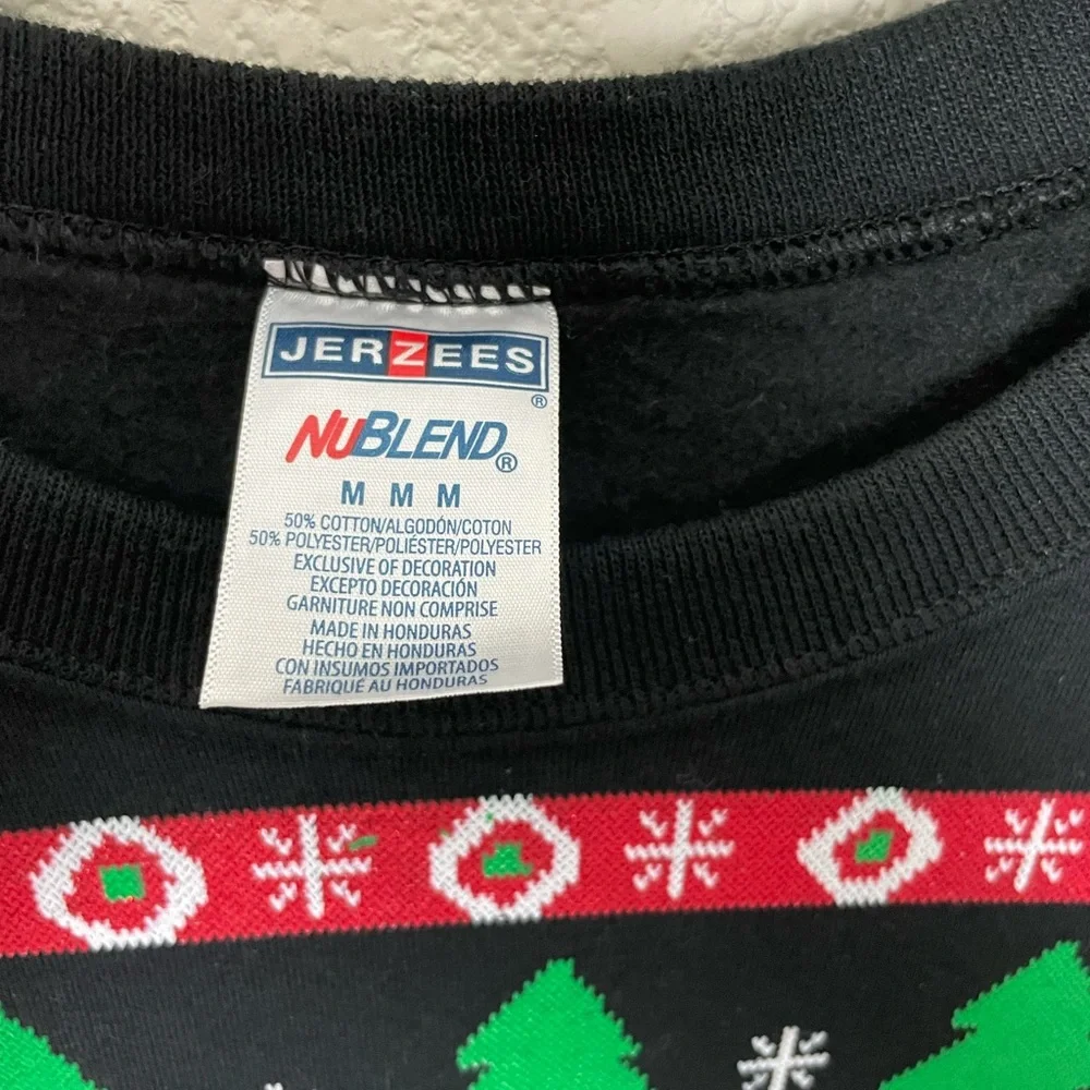 Christmas sweater size Medium holiday sweater - Picture 8 of 9